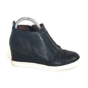 L. Paolo black leather wedge sneakers in EUC!